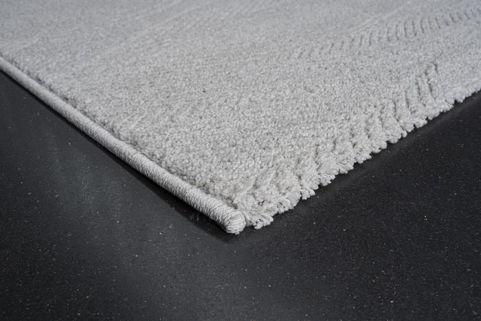 Modern Luxurious textured Ivory Colour Trentino Rug Size: 240 x 340cm