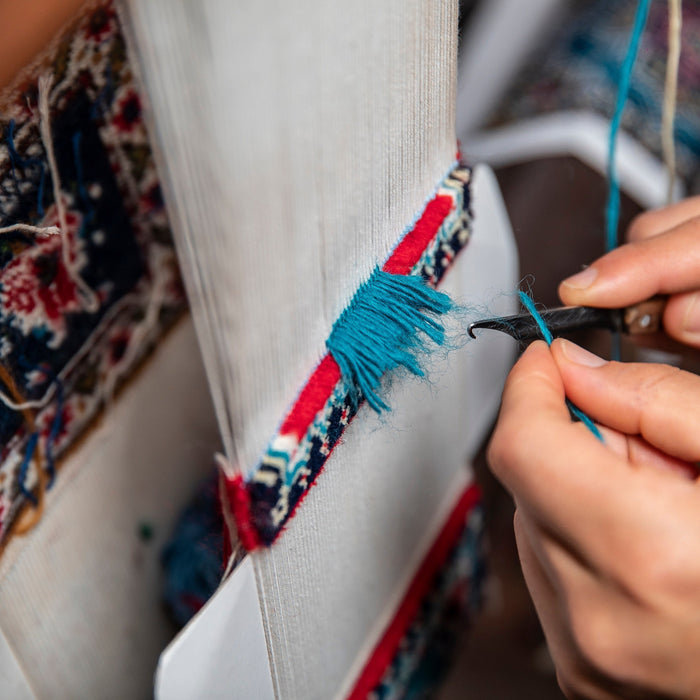 Machine Made Rugs vs Handwoven Rugs: What’s the Difference?