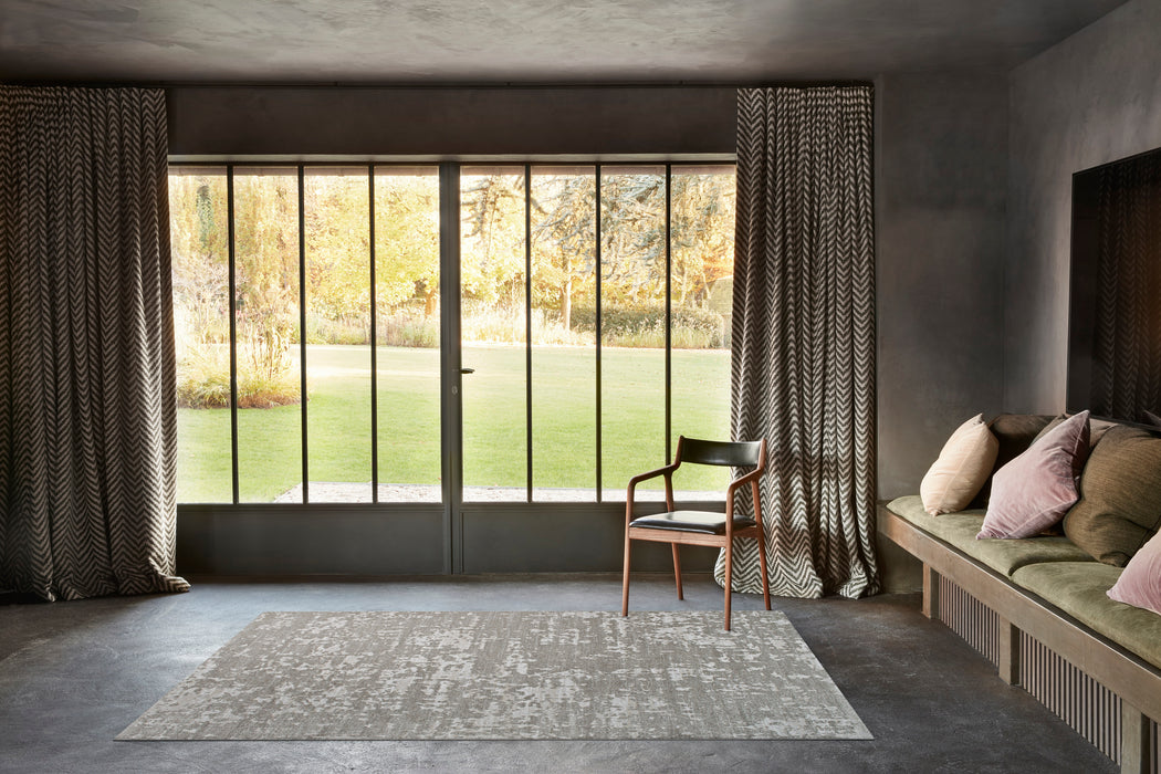 Modern Luxurious textured Trentino Silver Colour Rug Size: 120x170cm