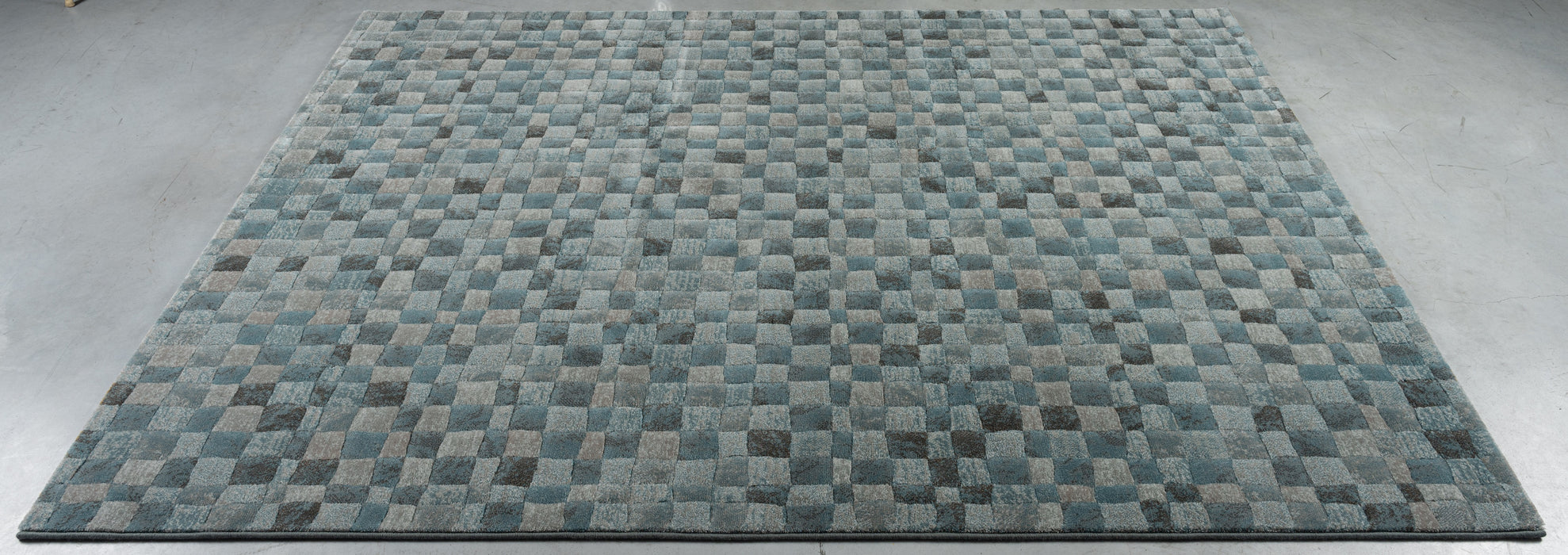Modern Charcoal & Slate Blue Checkerboard Argentum Rug (63984-4249) - Rugs Direct
