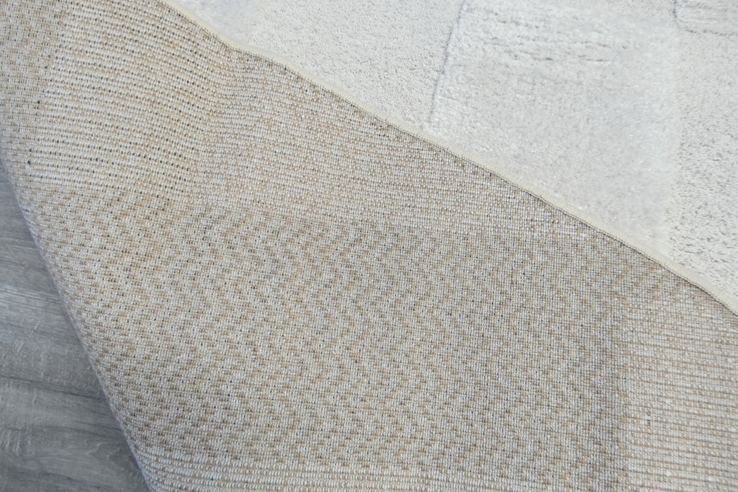 Modern Off White Carved Geometric Brick Lux Textured Limba Round Rug Size: 300 x 300cm (13052-6191)
Rugs Direct NZ
