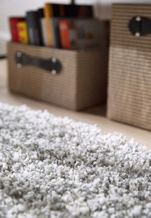 Twilight Pearl Silver Ivory Mix Shaggy Oval Rug (39001-6699) Size: 200 x 290cm - Rugs Direct