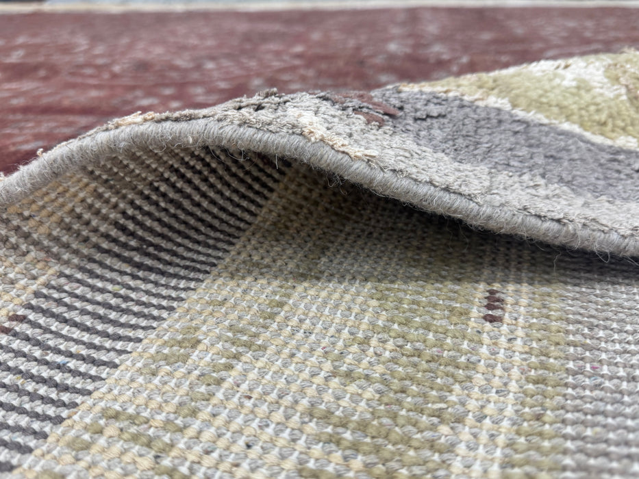 Vintage-Inspired Handmade Wool & Bamboo Silk Rug Size: 243cm x 302cm