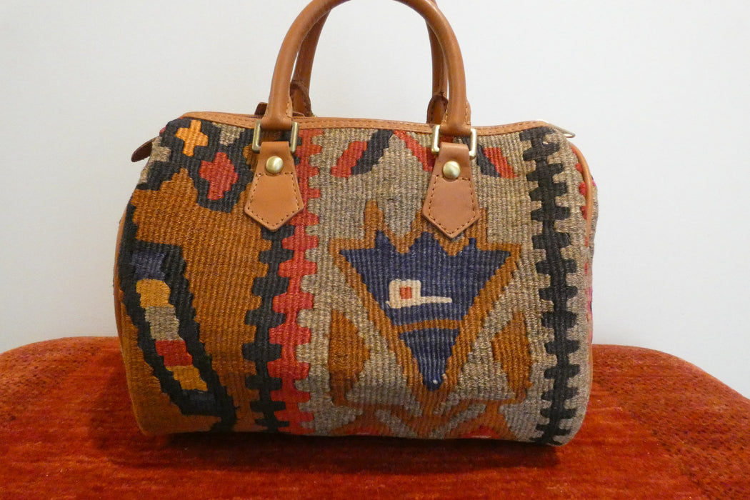 One-of-a-Kind Anatolian Kilim & Leather Shoulder Bag "Ayda"- Rugs Direct