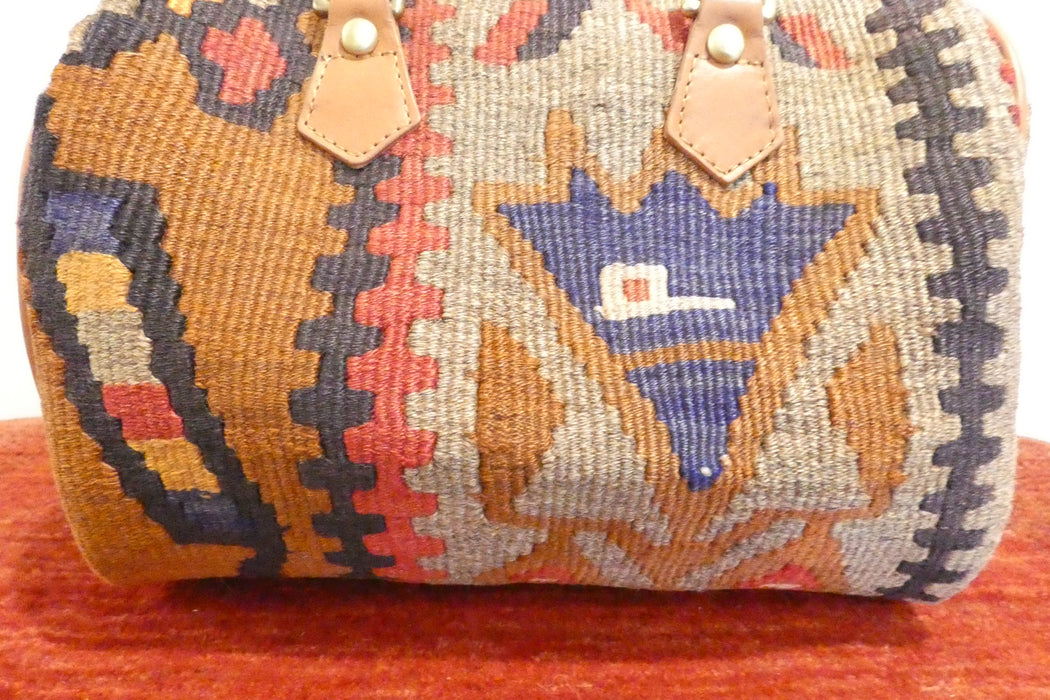 One-of-a-Kind Anatolian Kilim & Leather Shoulder Bag "Ayda"- Rugs Direct