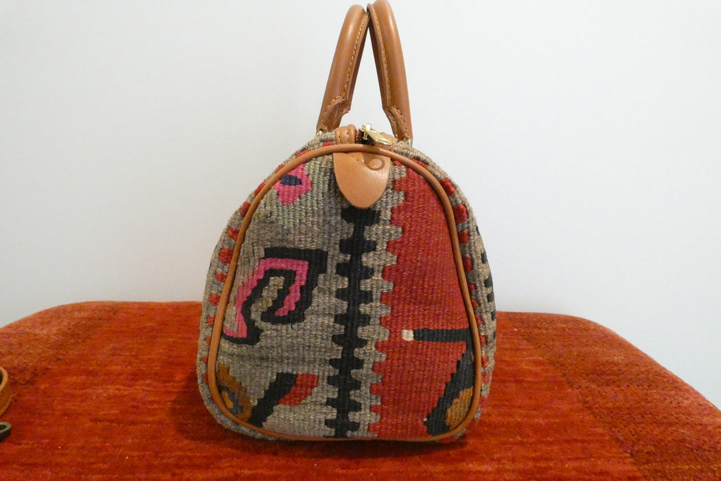 One-of-a-Kind Anatolian Kilim & Leather Shoulder Bag "Ayda"- Rugs Direct