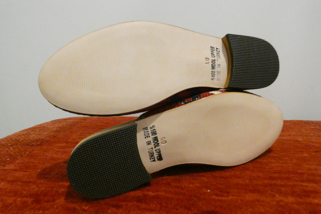 One-of-a-Kind Turkish Kilim Slip-On Shoes Size: 40  "Berfin"- Rugs Direct 