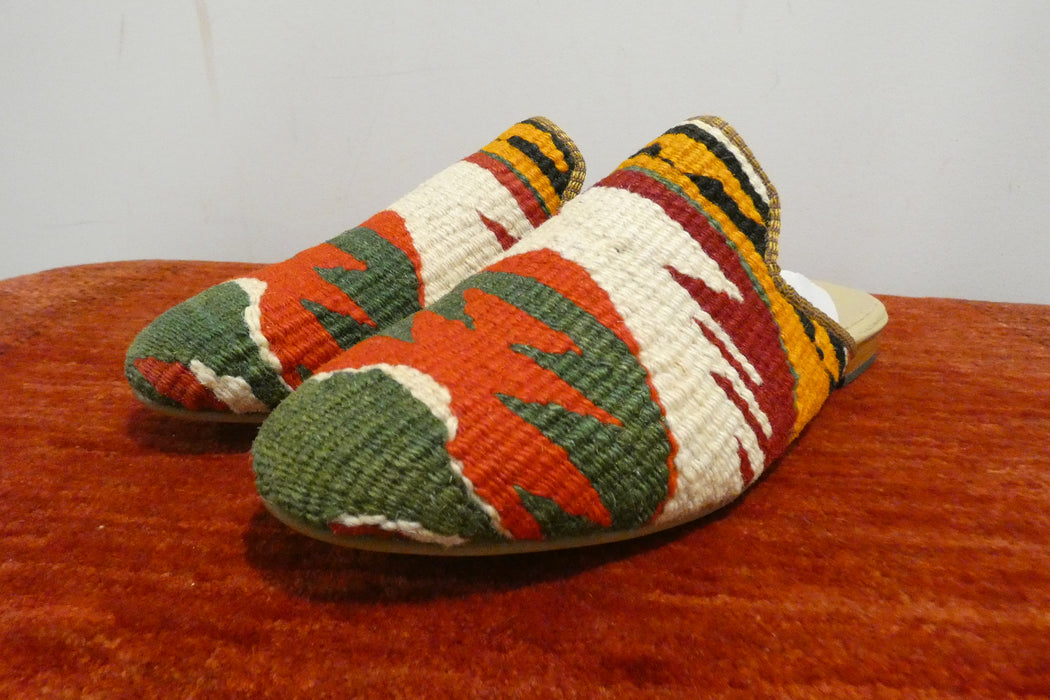 One-of-a-Kind Turkish Kilim Slip-On Shoes Size: 42 "Botan"- Rugs Direct