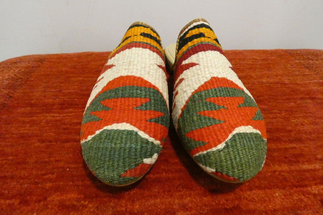 One-of-a-Kind Turkish Kilim Slip-On Shoes Size: 42 "Botan"- Rugs Direct