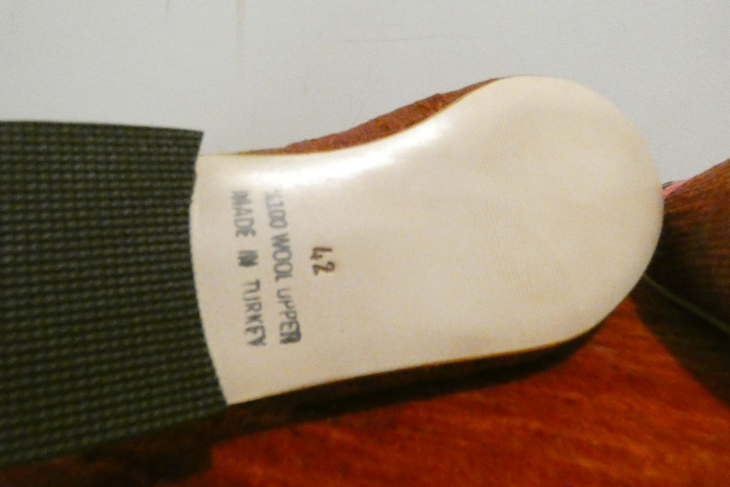 One-of-a-Kind Turkish Kilim Slip-On Shoes Size: 42 "Deljin"- Rugs Direct