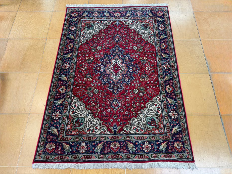 Authentic Hand-Knotted Tabriz Persian Rug Size: 206cm x 148 cm - Rugs Direct