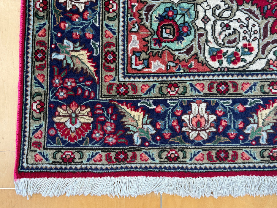 Authentic Hand-Knotted Tabriz Persian Rug Size: 206cm x 148 cm - Rugs Direct