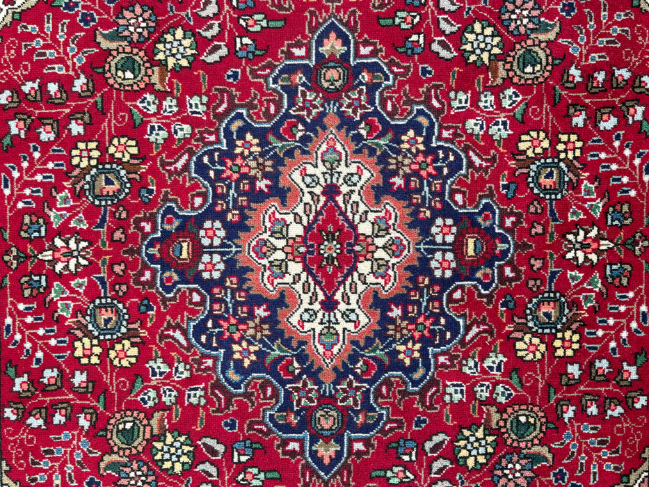 Authentic Hand-Knotted Tabriz Persian Rug Size: 206cm x 148 cm - Rugs Direct