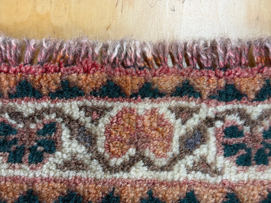 Persian Hand-knotted Shiraz Rug Size: 202cm x 287cm - Rugs Direct