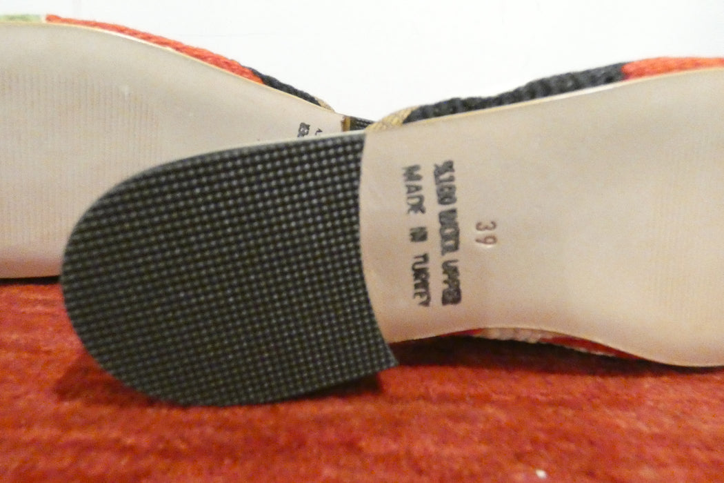 One-of-a-Kind Turkish Kilim Slip-On Shoes Size: 39 "Jiyan"- Rugs Direct 