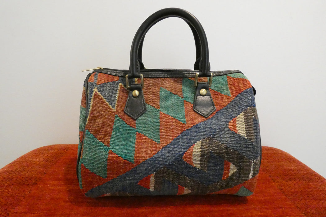 One-of-a-Kind Anatolian Kilim & Leather Shoulder Bag "Gizem"- Rugs Direct 