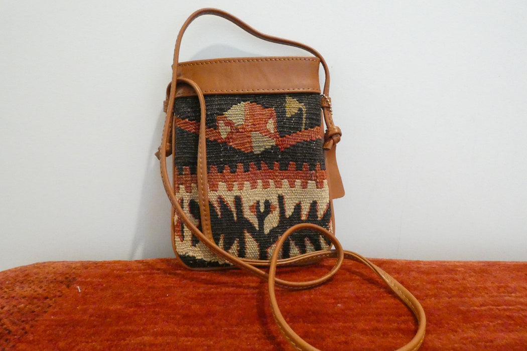 One-of-a-Kind Anatolian Kilim Mini Crossbody Bag "Ayaz"