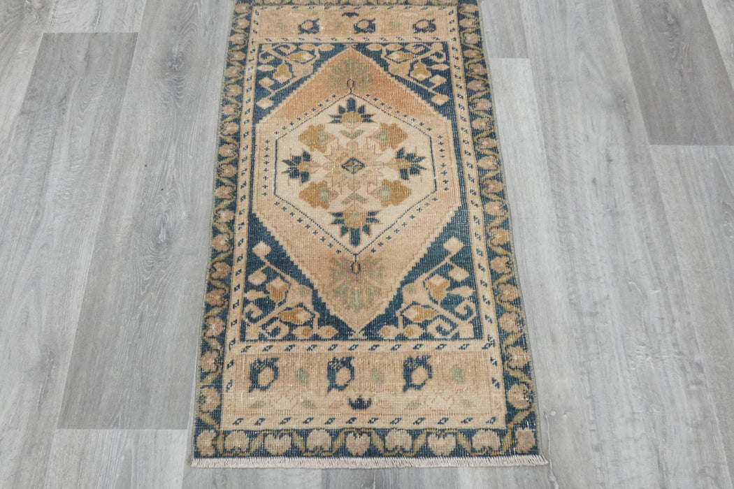 Vintage Hand Knotted Anatolian Turkish Rug Size: 91 x 53cm- RUGS DIRECT 