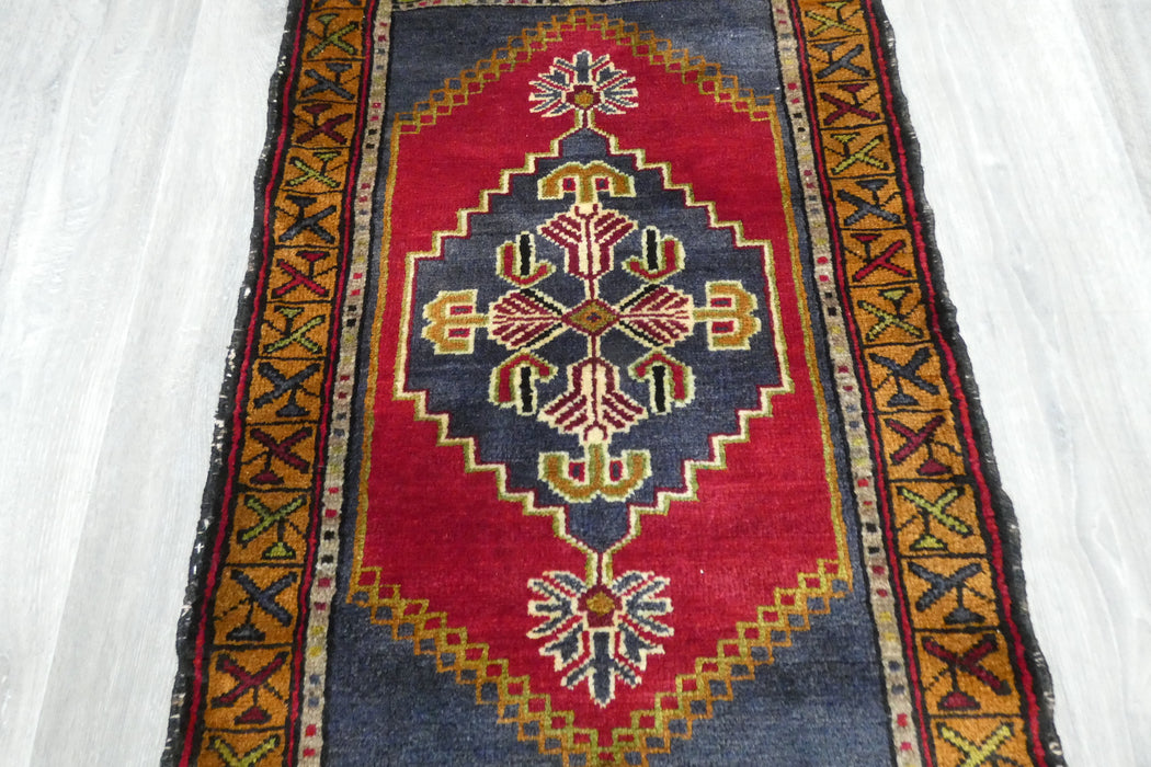 Vintage Hand Knotted Anatolian Turkish Rug Size: 97 x 55cm- Rugs direct 