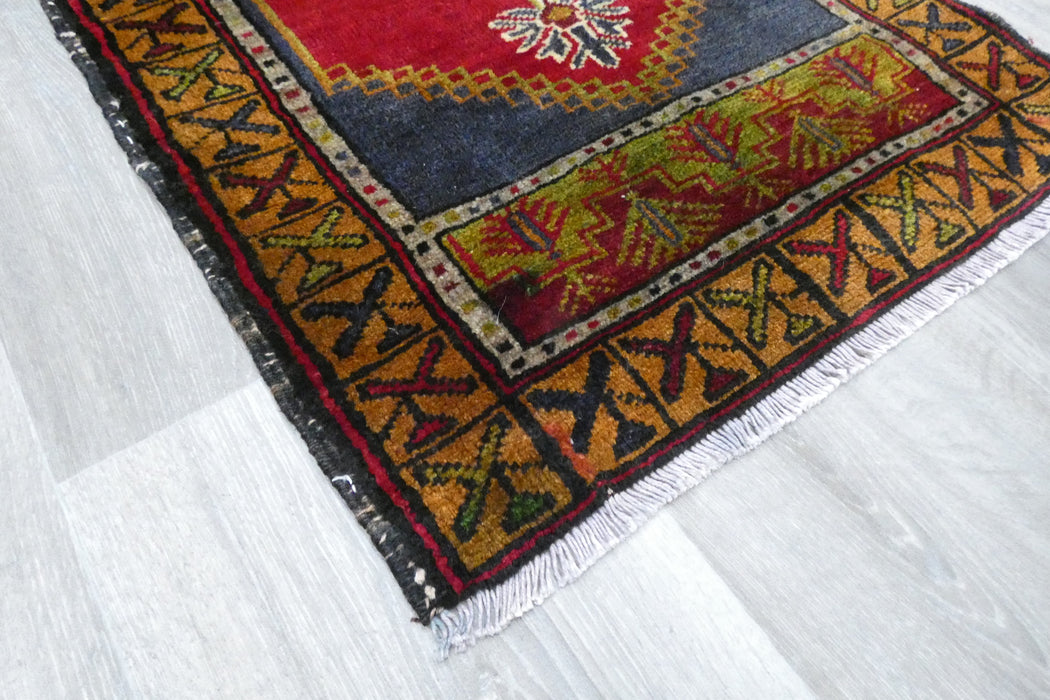 Vintage Hand Knotted Anatolian Turkish Rug Size: 97 x 55cm- Rugs direct 
