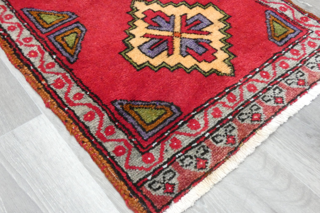 Vintage Hand Knotted Anatolian Turkish Rug Size: 97 x 50cm - Rugs Direct 