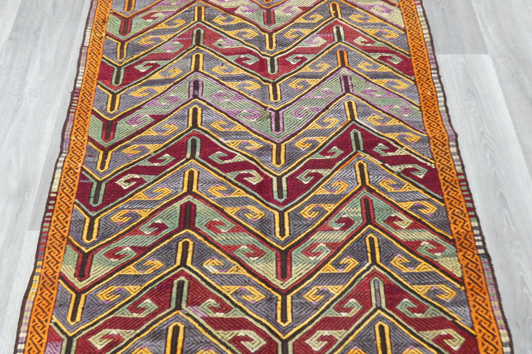 Turkish Kilim Rug 140 x 102cm | Handwoven Anatolian Geometric Design- Rugs Dirct 