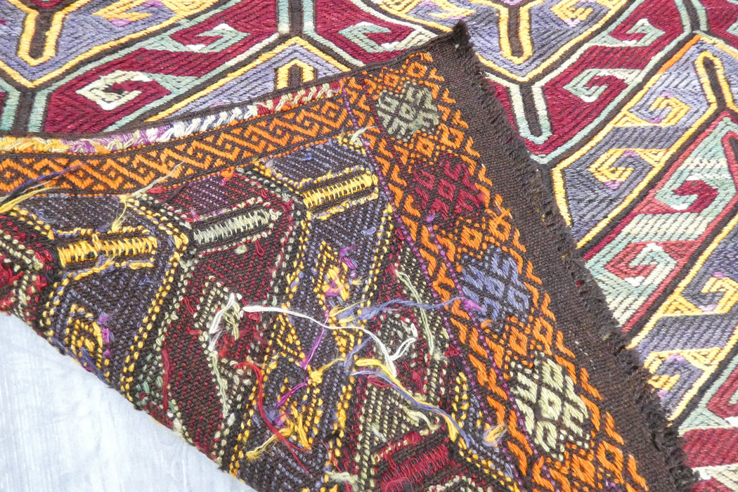 Turkish Kilim Rug 140 x 102cm | Handwoven Anatolian Geometric Design- Rugs Dirct 