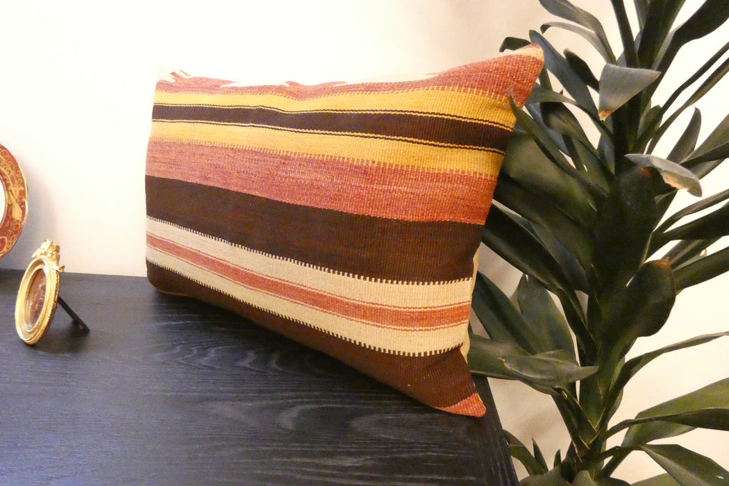 Handmade Anatolian Kilim Cushion Cover with Insert 40 x 60cm | Vintage Turkish Wool Lumbar Pillow | Organic Cotton Back | TK26-C611- Rugs Direct 
