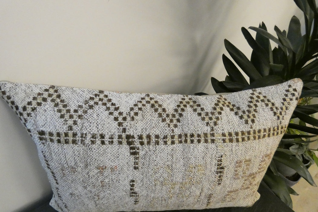 Handmade Anatolian Kilim Cushion Cover with Insert 40 x 60cm | Vintage Turkish Wool Lumbar Pillow | Organic Cotton Back | TK26-C665- Rugs Direct 