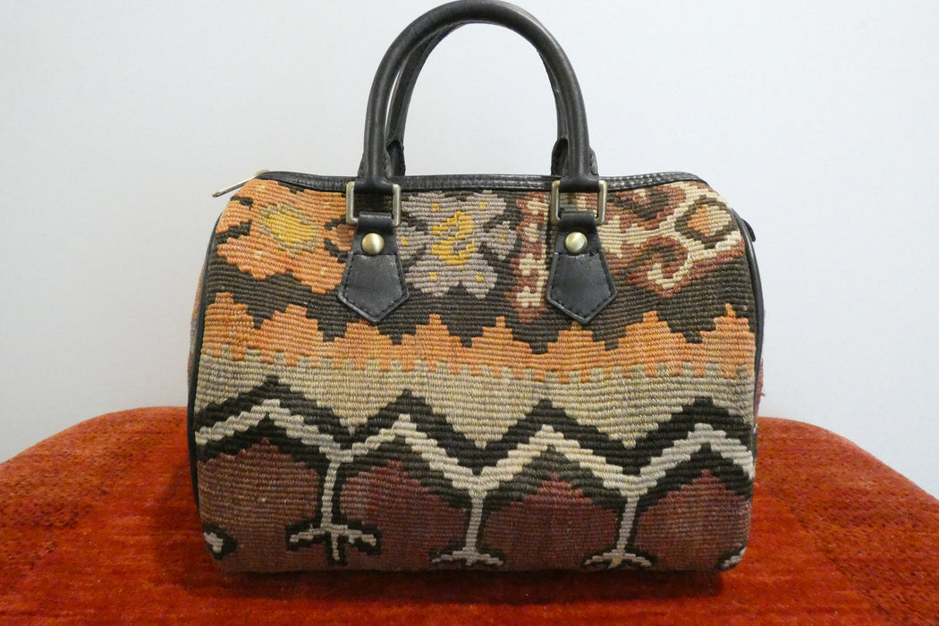 One-of-a-Kind Anatolian Kilim & Leather Shoulder Bag "Reyhan"- Rugs Direct 