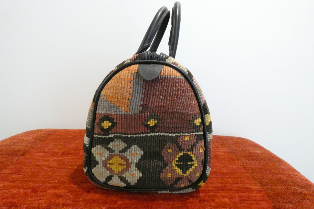One-of-a-Kind Anatolian Kilim & Leather Shoulder Bag "Reyhan"- Rugs Direct 