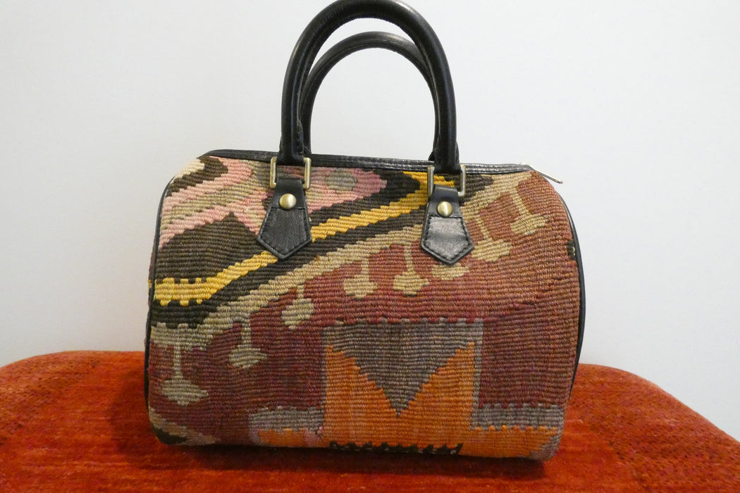 One-of-a-Kind Anatolian Kilim & Leather Shoulder Bag "Reyhan"- Rugs Direct 