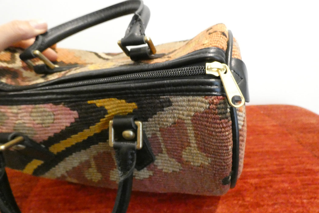  One-of-a-Kind Anatolian Kilim & Leather Shoulder Bag "Reyhan"- Rugs Direct 