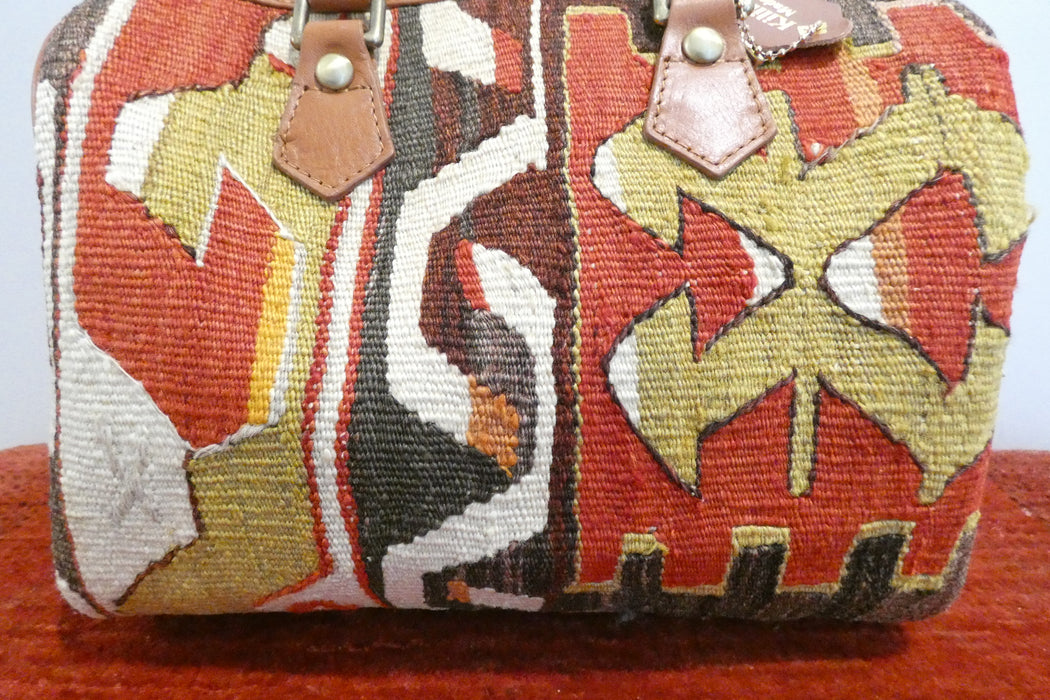 One-of-a-Kind Anatolian Kilim & Leather Shoulder Bag "Sedaf"- Rugs Direct 