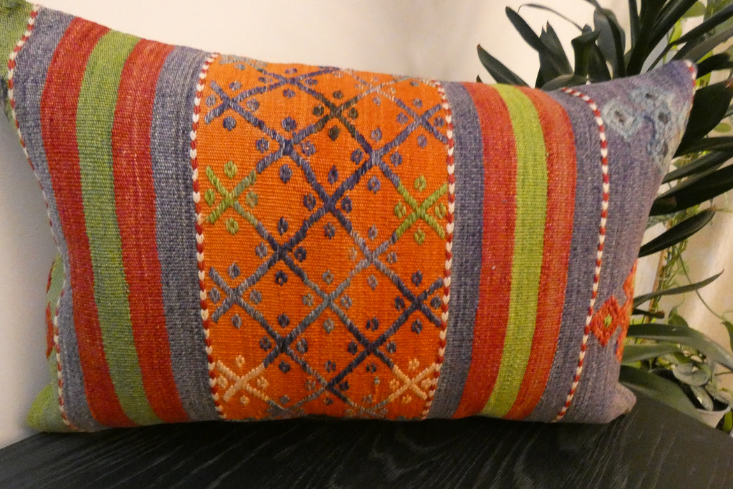 Handmade Anatolian Kilim Cushion Cover with Insert 40 x 60cm | Vintage Turkish Wool Lumbar Pillow | Organic Cotton Back - Rugs Direct New Zealand 