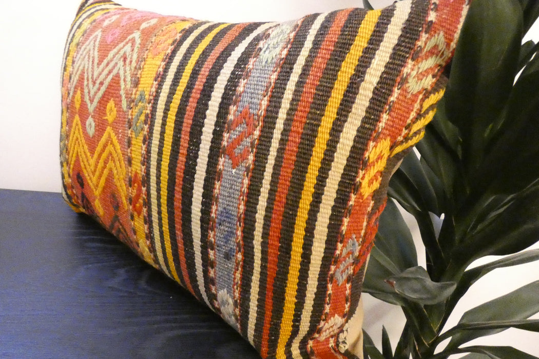 Handmade Anatolian Kilim Cushion Cover with Insert 40 x 60cm | Vintage Turkish Wool Lumbar Pillow | Organic Cotton Back - Rugs Direct New Zealand 