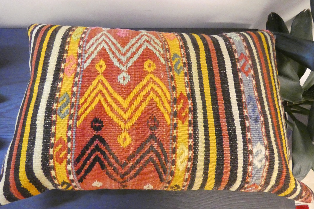 Handmade Anatolian Kilim Cushion Cover with Insert 40 x 60cm | Vintage Turkish Wool Lumbar Pillow | Organic Cotton Back - Rugs Direct New Zealand 