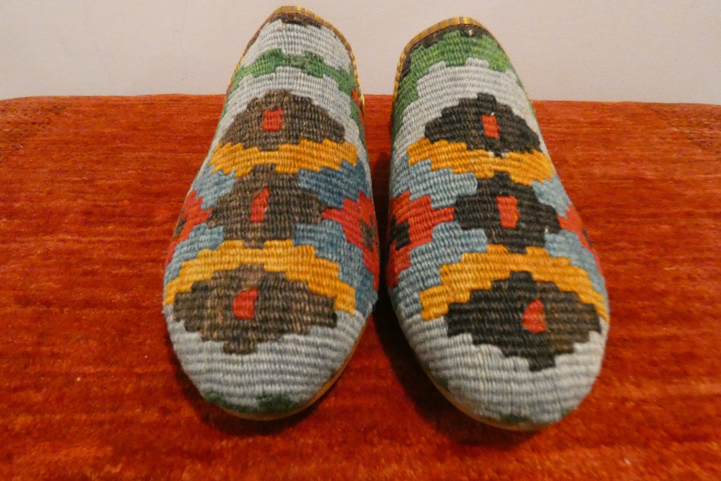 One-of-a-Kind Turkish Kilim Slip-On Shoes Size: 40 