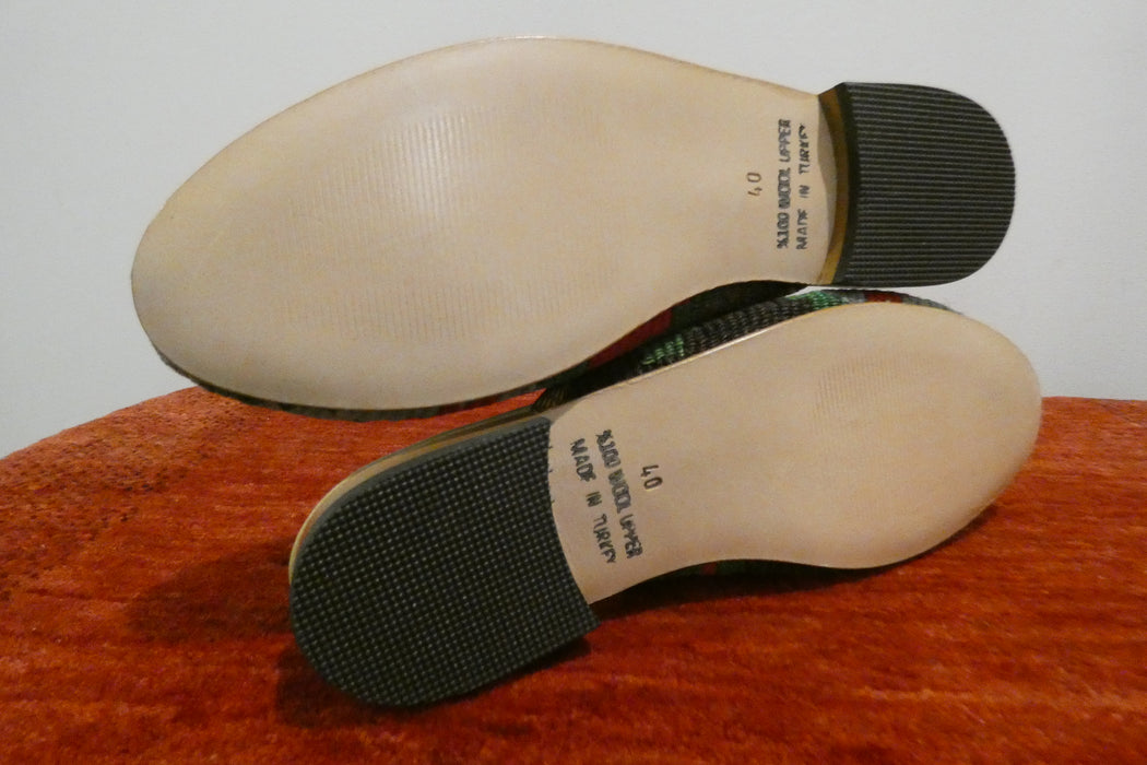 One-of-a-Kind Turkish Kilim Slip-On Shoes Size: 40  "Zagros"