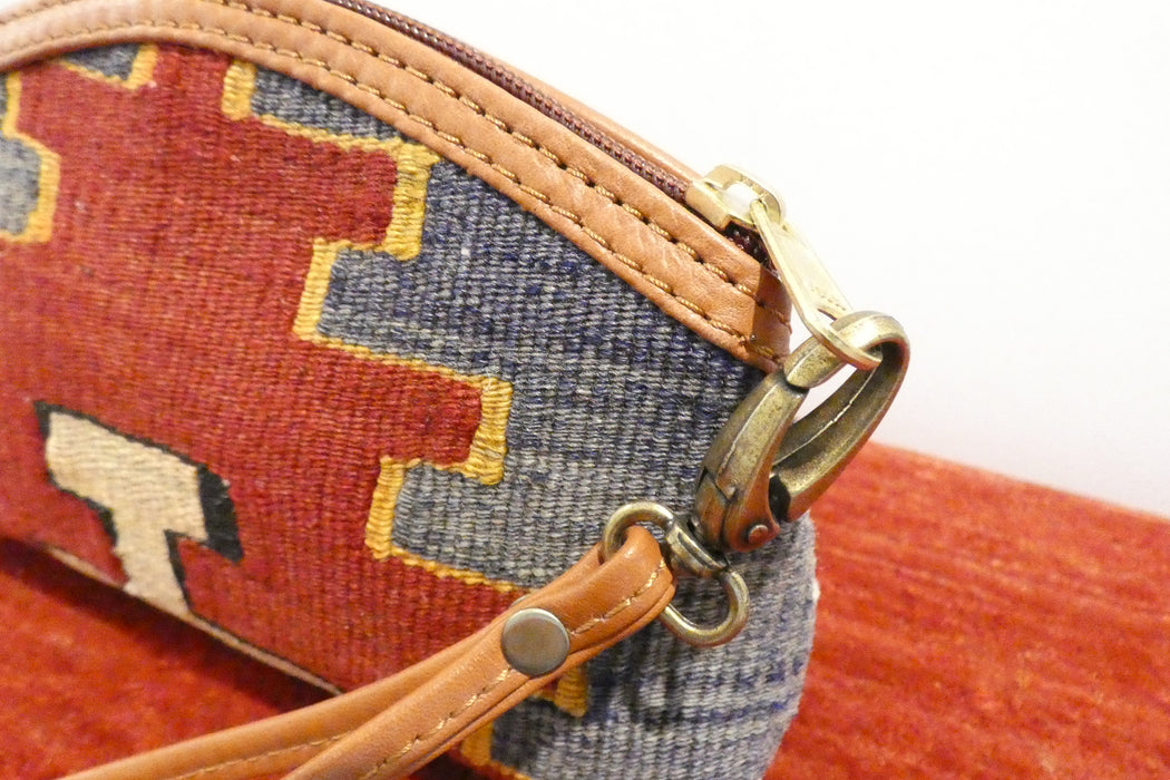 Handmade Turkish Kilim Clutch Bag "Zumra"- Rugs Direct 