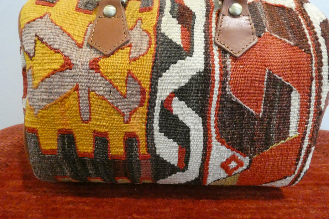 One-of-a-Kind Anatolian Kilim & Leather Shoulder Bag "Sedaf"- Rugs Direct 