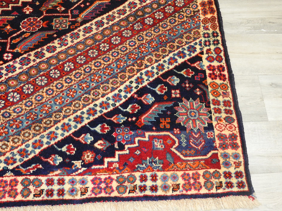 Persian Hand Knotted Shiraz Rug Size: 287 x 198cm-Persian Rug-Rugs Direct