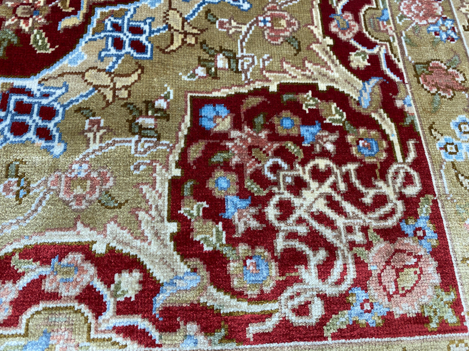 Hand Knotted Persian Design Pure Silk Rug Size: 271 x 186cm - Rugs Direct