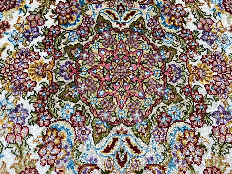 Hand Knotted Persian Design Pure Silk Rug Size: 98 x 62cm - Rugs Direct