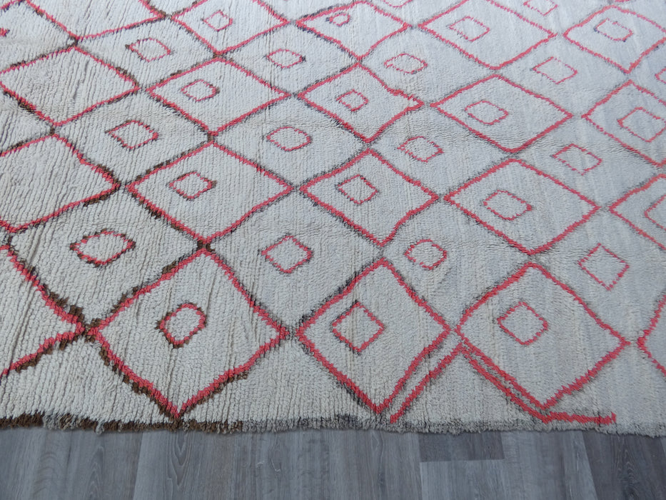 Vintage Handmade Moroccan Azilal Beni Ourain Rug Size: 254 x 162cm - Rugs Direct