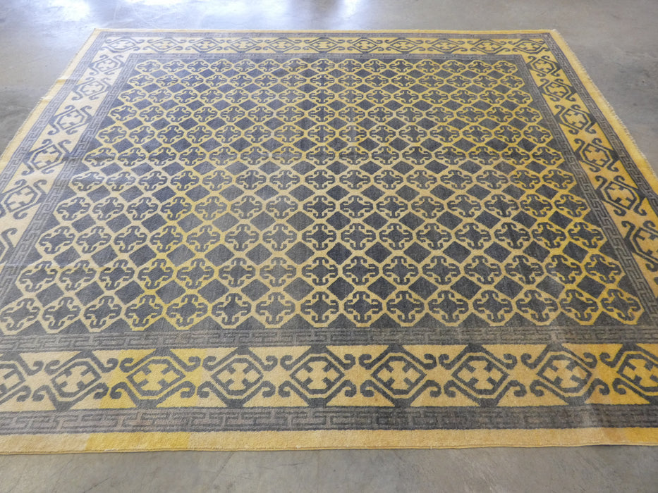 Hand Knotted Vintage Design Rug Size: 300 x 248cm - Rugs Direct