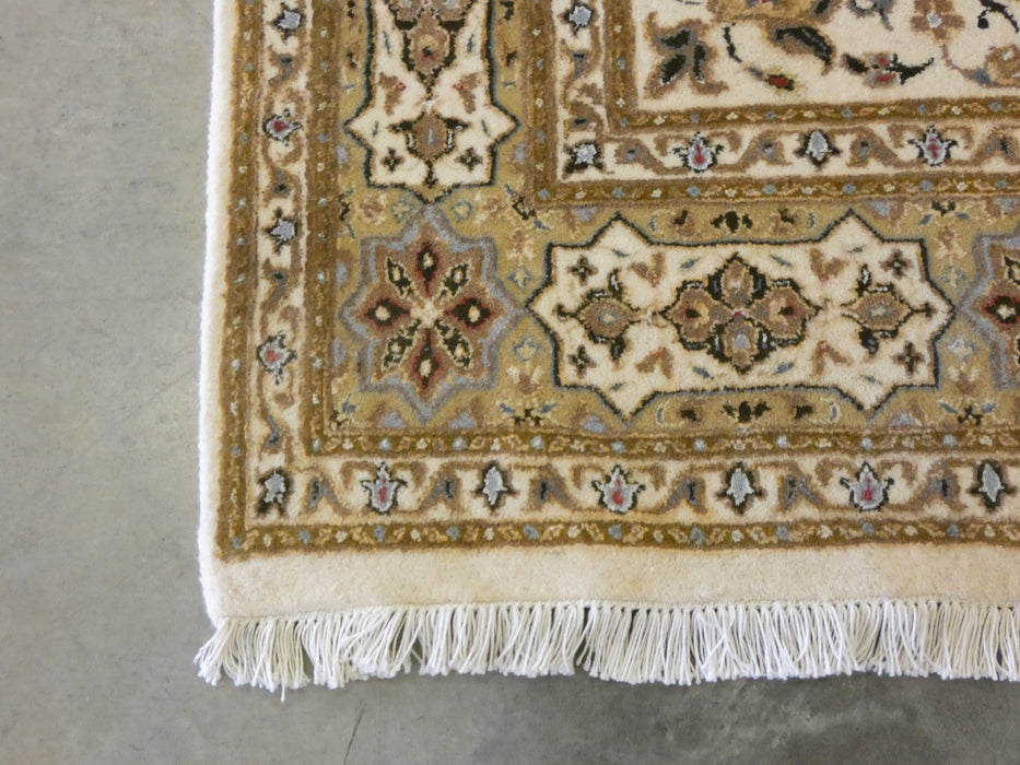 Persian Hand Knotted Gonbad Rug Size: 303 x 197cm - Rugs Direct