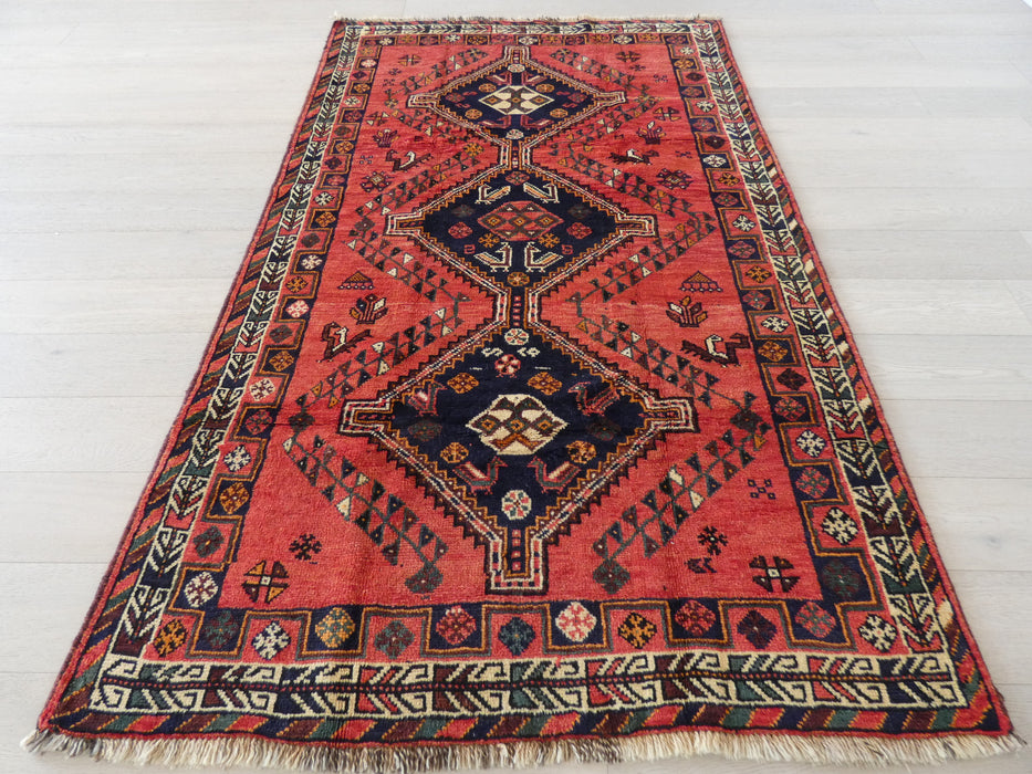 Persian Hand Knotted Shiraz Rug Size: 249 x 150cm - Rugs Direct