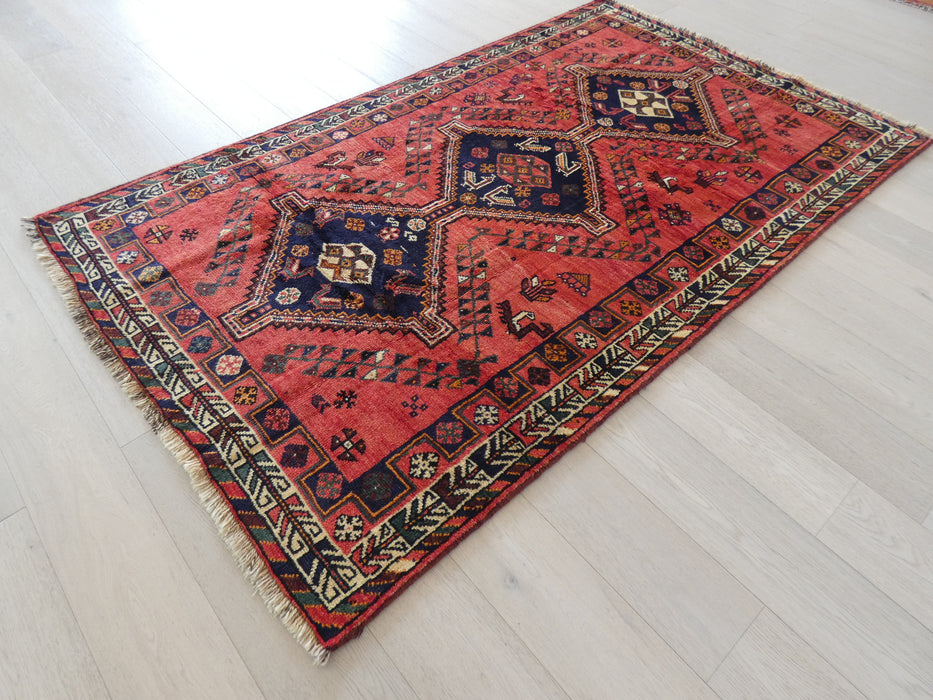 Persian Hand Knotted Shiraz Rug Size: 249 x 150cm - Rugs Direct
