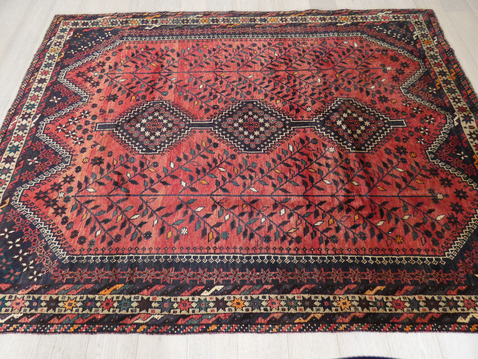 Persian Hand Knotted Shiraz Rug Size: 205 x 266cm - Rugs Direct